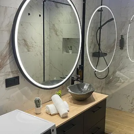 Luxe Apartment *
