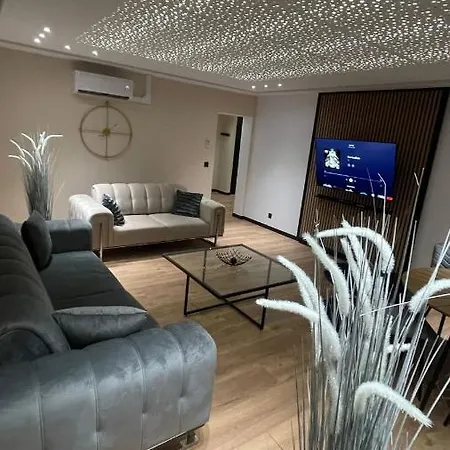 Luxe Apartment *